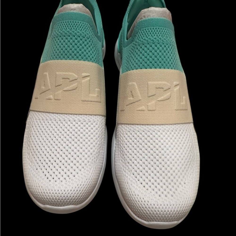 NIB APL MEN'S TECHLOOM BLISS
Size 11.5
MINT/BEACH/WHITE